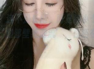 微密圈 – 这不是长腿，而是猪小七引领了下一轮‘腿部壁纸潮流’，你还在用什么？