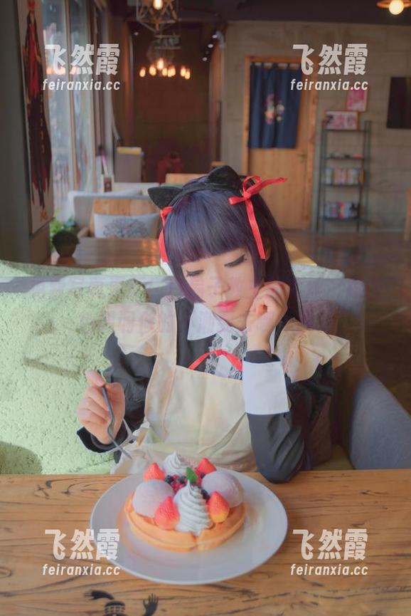 免费写真更新！白易子教主的肉丝，跟四色调调似的不潮要去哪里找。