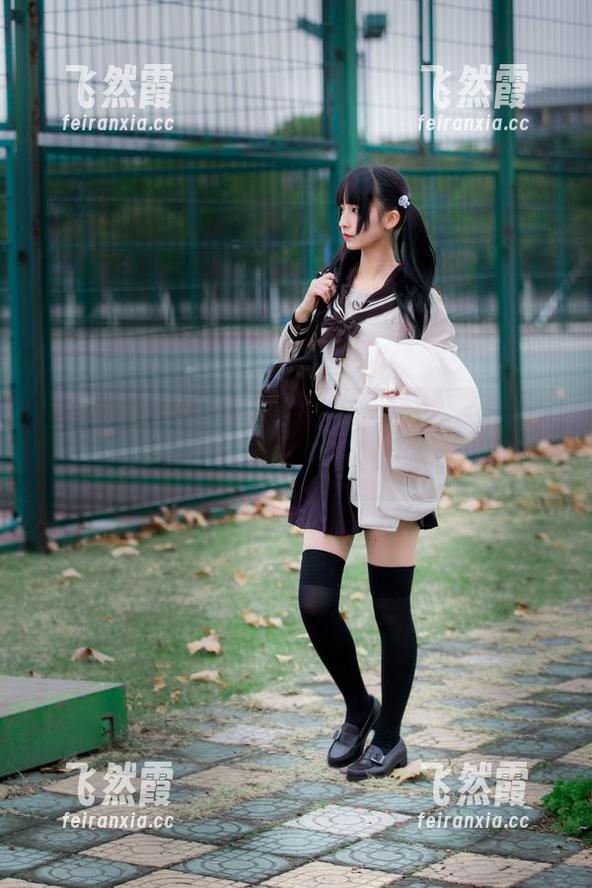 在神楽坂真冬的镜头下：旗袍猫女私房美图，一晃我又入了迷。