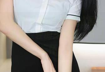 秀人网 – 在线了解z杯悠悠的黑色：这些图片里，有种轻轻的撩拨感，真让人难以忘怀。