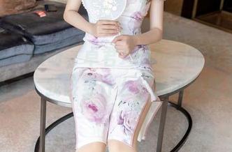 秀人网 – 哎呀，卓君Jeanes的比基尼图包更新了，我该穿什么搭配这份盛景呢？