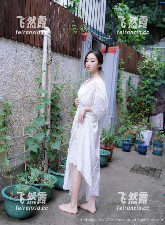 秀人网-星小兔Meetu 秀人网 - 星小兔Meetu的长腿美图,下载的乐趣就像攒齐全部拼图。