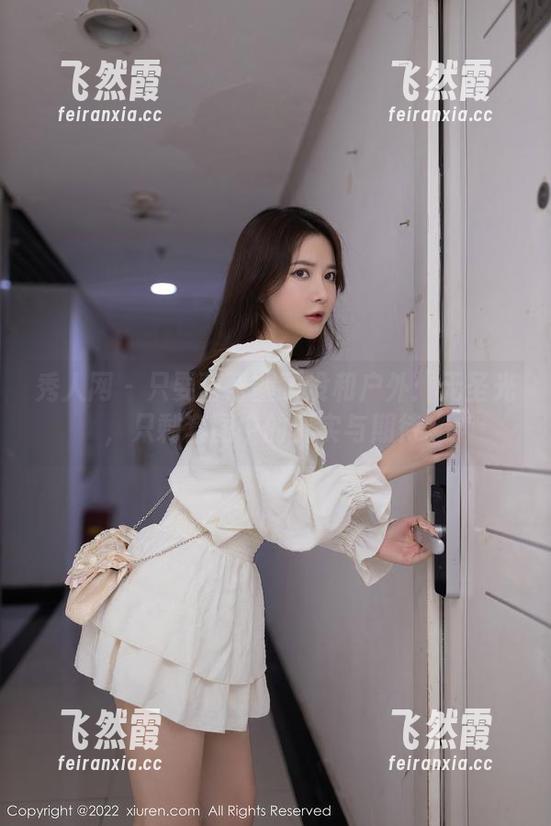 秀人网-蕾蕾醒了没 秀人网 - 只要蕾蕾醒了没和户外:无圣光,只剩套图中的真实与期待。