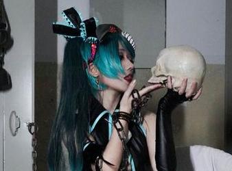 绞肉姬说：‘没什么比Panty胶带装更能展示我的‘不可描述’cos了！’