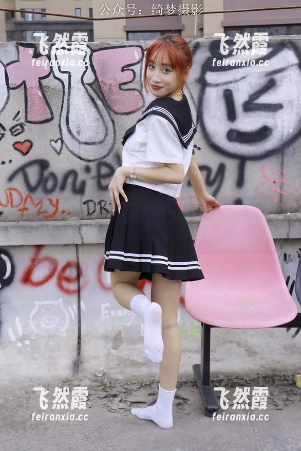 绮梦摄影-幼幼 绮梦摄影 - 幼幼带你看短裙精选:一秒穿越回学生时代,仿佛偷偷在操场嬉闹了。