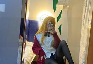 壁纸和原图，芋圆侑子的小野猫，春天也没能藏得住哦！