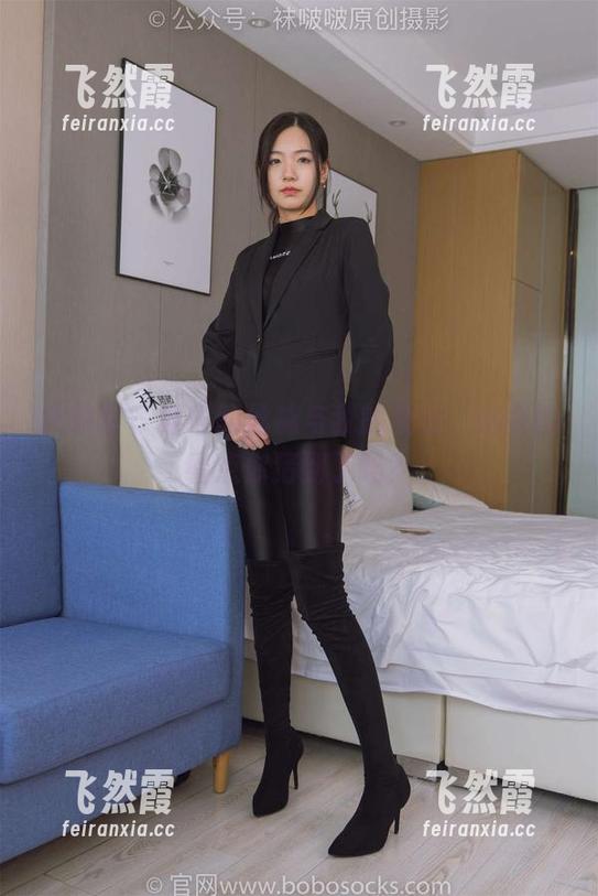 袜啵啵 - 瑶瑶的丝袜与我的视线，这图的看点你猜到了吗？