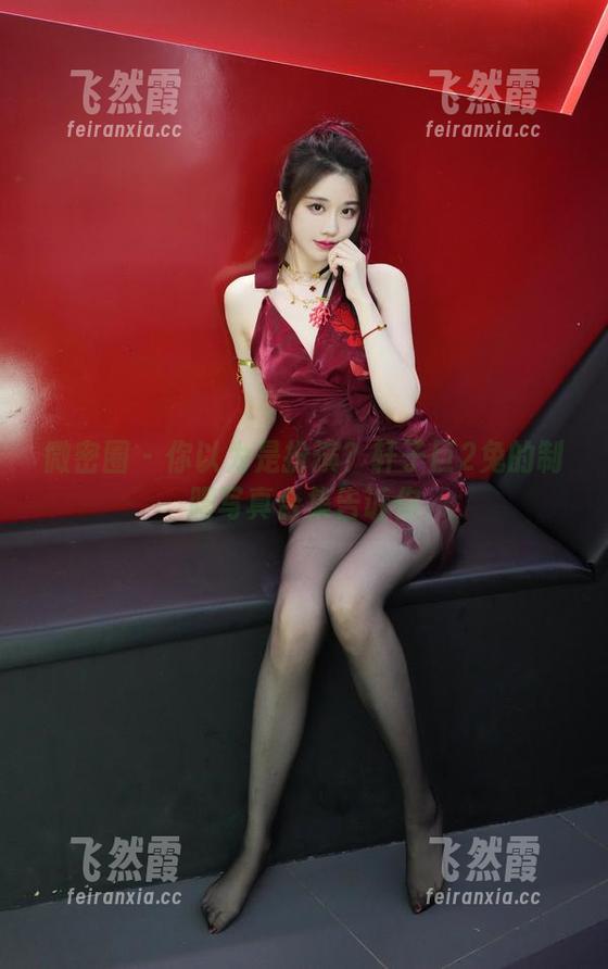 轩子巨2兔 微密圈 - 你以为是扮演?轩子巨2兔的制服写真合集告诉你