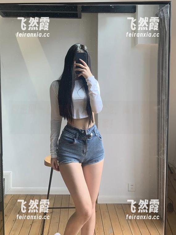 陈佩奇 微密圈 - 红底高跟法力无边,陈佩奇的图包让我想回家!
