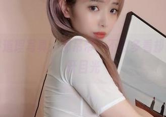 雯妹不讲道理写真：那吊带，不敢多看却舍不得移开目光