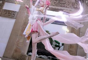 到了露儿大魔王的福利时光，瞧瞧“菲欧娜”图集里的那些事儿。