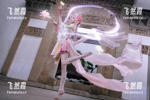 露儿大魔王 到了露儿大魔王的福利时光,瞧瞧“菲欧娜”图集里的那些事儿。