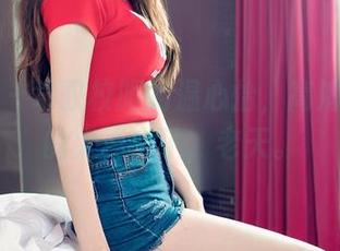青豆客 – 驾驭校服的温心怡，高清写真真的太真实了，老天。