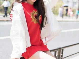 魅妍社 – 米娅Miya的海边漫游：私拍合集，海浪能不能比我的表情好看？